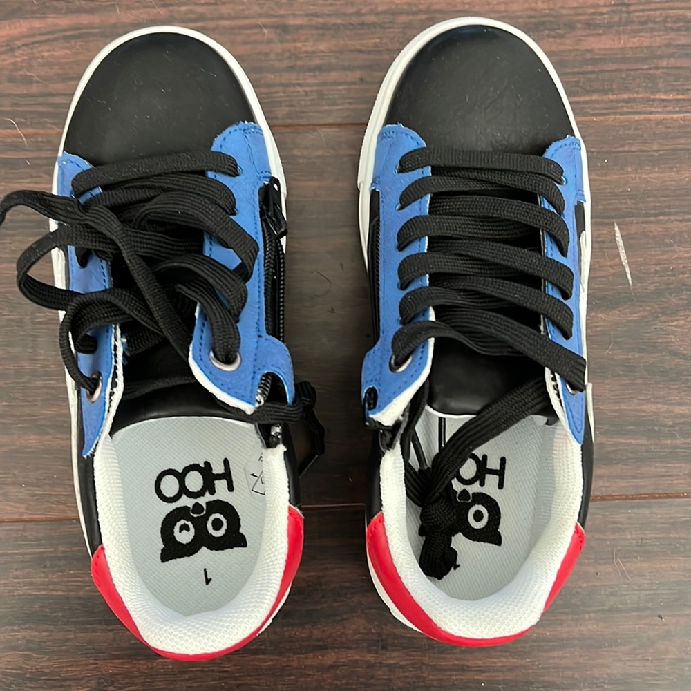 Hoo boy sneakers